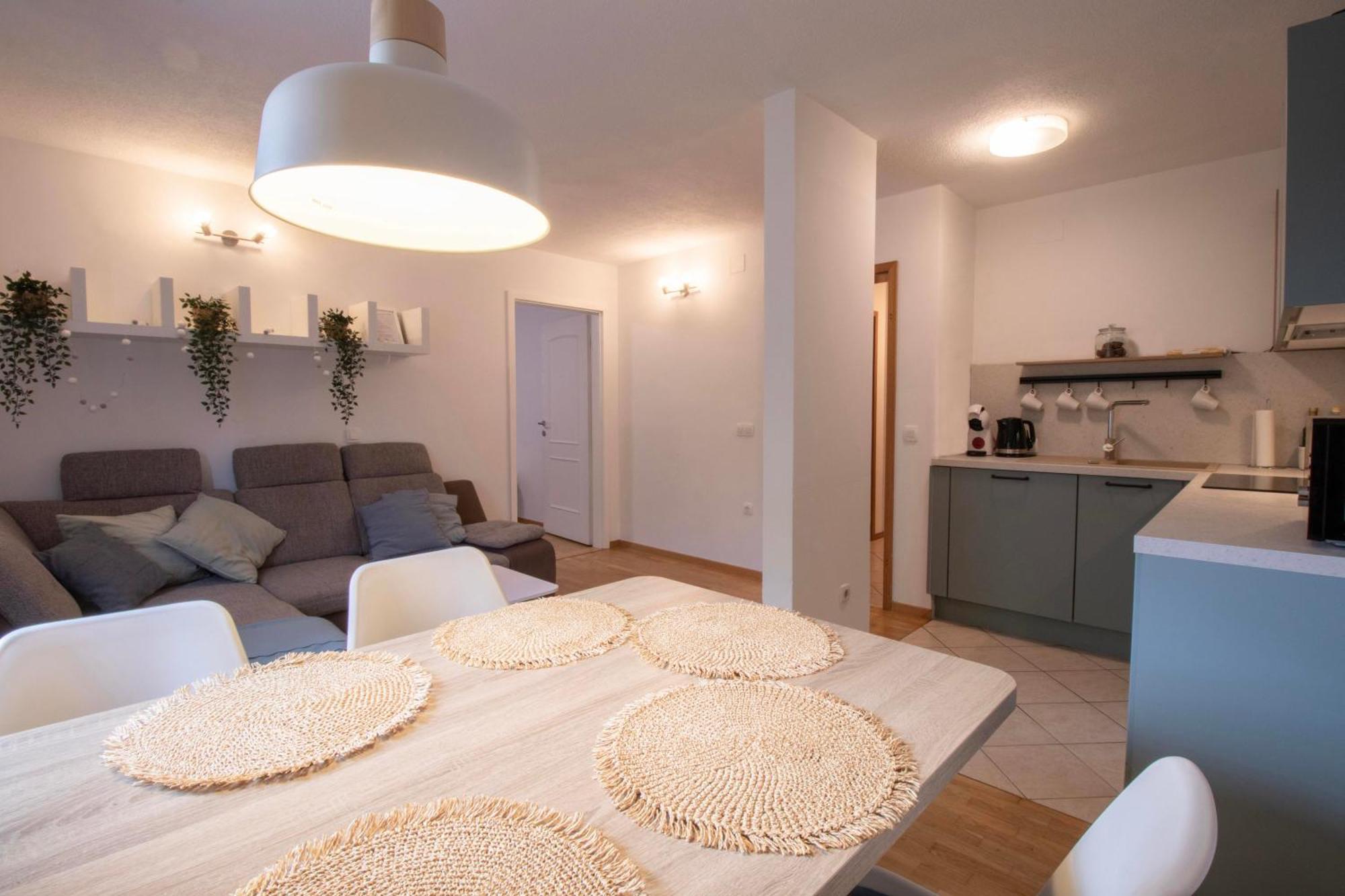 Apartment Above Lake Блед Экстерьер фото